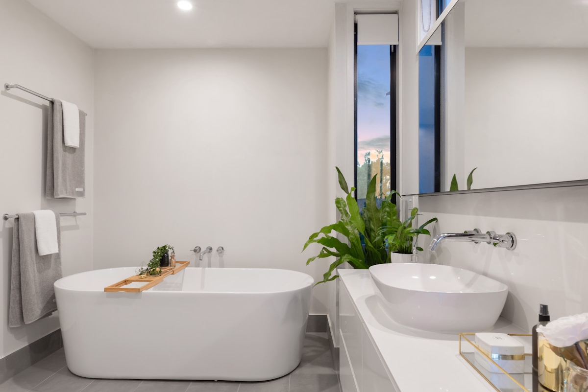 Accessible ensuite bathroom in an SDA home